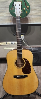 Martin Guitars - D-18 STD