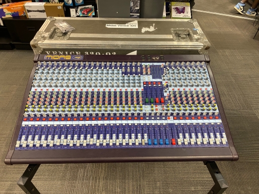 Midas Venice 320 Console de mixage 32 canaux / 46 entres