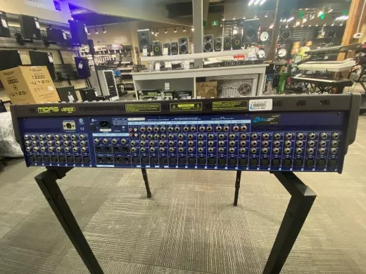 Midas Venice 320 Console de mixage 32 canaux / 46 entrées 2