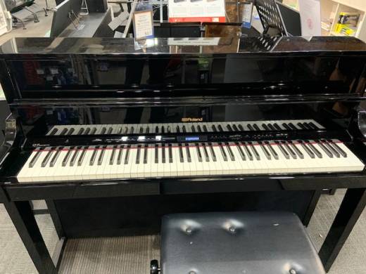 LX-17 Digital Piano - Polished Ebony w/ Stand & Bench
