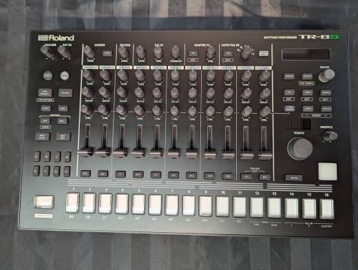 パーカッション・打楽器 ROLAND TR-8S Roland Tabletop Synthesizer (TR-8S) : Amazon.ca: Musical