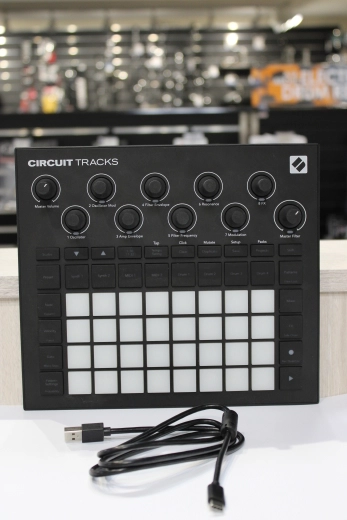 Novation - CIRCUIT TRACKS