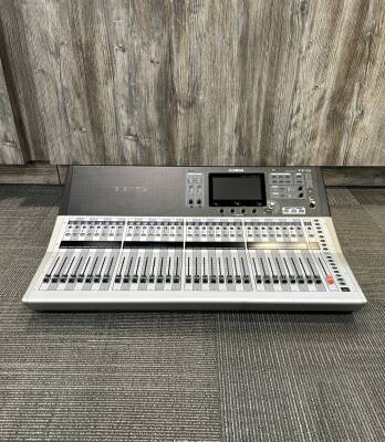 Yamaha - TF5 Digital Console Mixer.