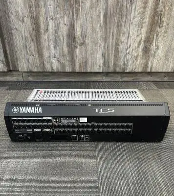 Yamaha - TF5 Digital Console Mixer. 2