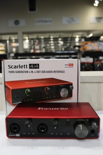 Focusrite - SCARLETT4I4MK3 *No Cable*