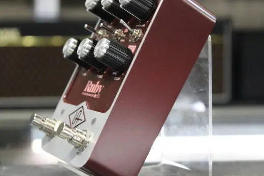 Universal Audio - UAFX Ruby '63 Top Boost Amplifier Pedal 2