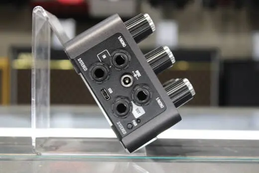 Universal Audio - UAFX Dream '65 Reverb Amplifier Pedal 2