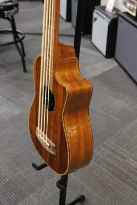 Denver - DUKE UKULELE BASS FRETLESS 2