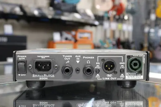 Traynor - SB200H Small Block 200 Watt Micro Bass Head 2