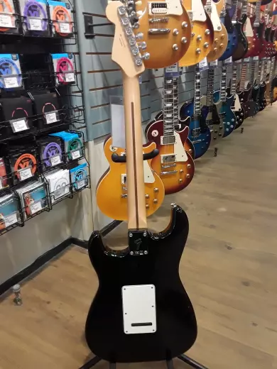 Fender Player Stratocaster - Black 2