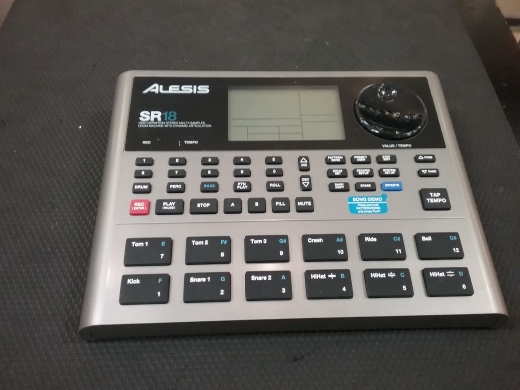 Alesis SR-18 - 24 Bit Stereo Drum Machine | Long & McQuade