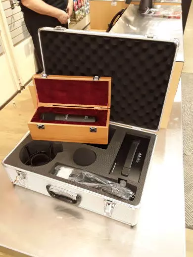 ART Pro Audio - T4 ART