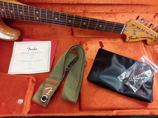 Fender - 011-0270-834 2