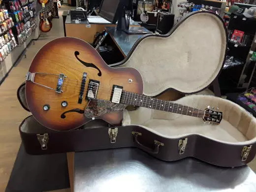 Godin Guitars - G50932