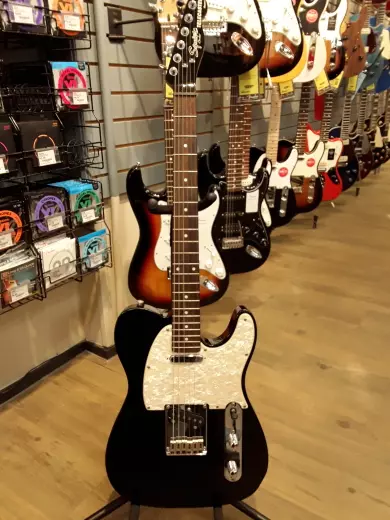 Squier Telecaster - Standard Black & Chrome