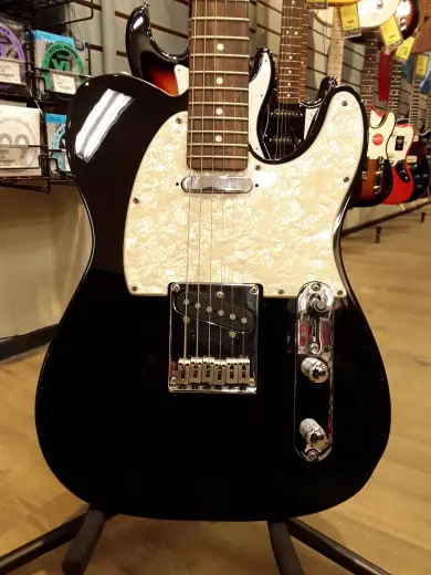 Squier Telecaster - Standard Black & Chrome 2