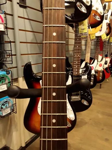 Squier Telecaster - Standard Black & Chrome 2