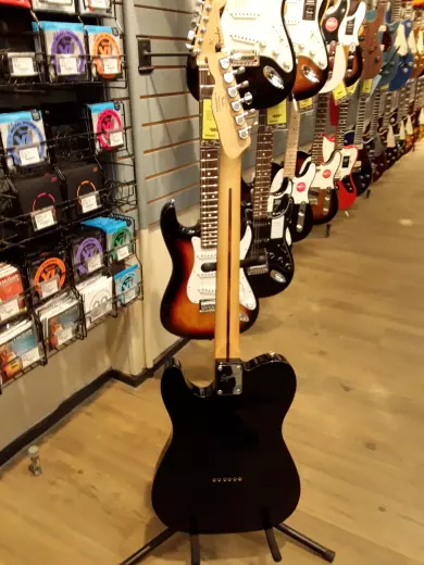 Squier Telecaster - Standard Black & Chrome 2