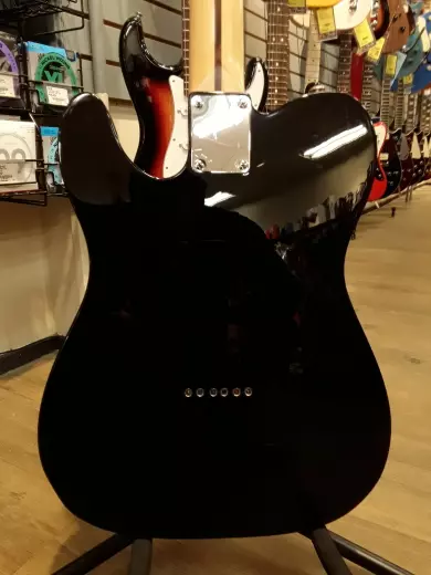 Squier Telecaster - Standard Black & Chrome 2