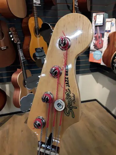 Squier - 037-8602-500 2