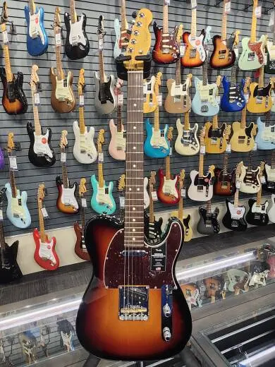 Fender American Professional II Telecaster - 3 Tone Sunburst
