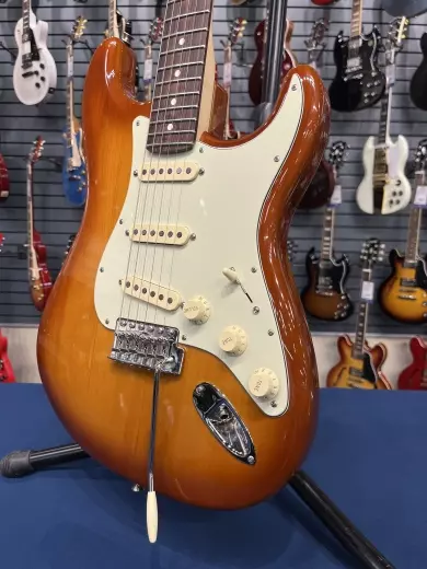 Store Special Product - FENDER AM PERFORMER STRAT RW HBST