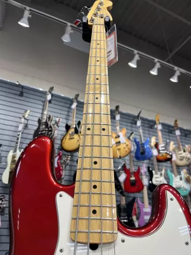 Fender American Jazz bass MN Candy Cola 3