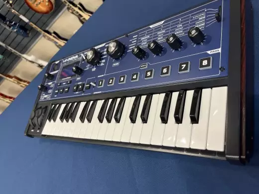 Novation - MININOVA 3