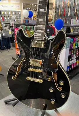 Sire Larry Carlton H7