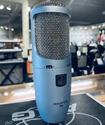 P - 200 - Condensor Mic