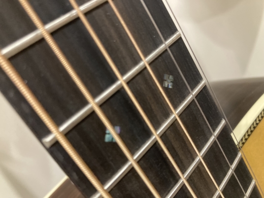 Martin Guitars - HD-28 V18 3