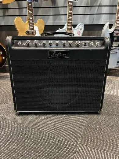KUSTOM DEFENDER 112