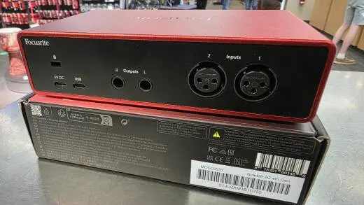 Focusrite - SCARLETT2I2MK4 2