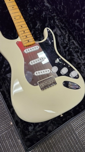 FENDER NILE RODGERS STRAT 2