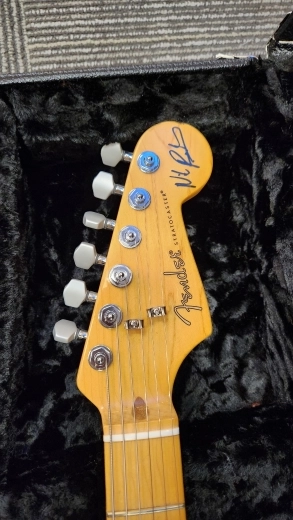 FENDER NILE RODGERS STRAT 3