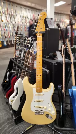 FENDER AV II 57 STRAT