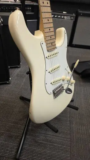 FENDER FSR AM PERFORMER STRAT 2