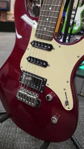 YAMAHA PACIFICA FRD 2