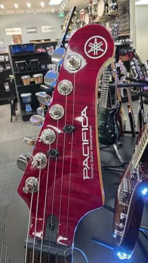 YAMAHA PACIFICA FRD 2