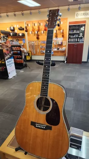 Martin Guitars - HD-35 V18