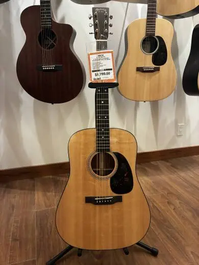 Martin Guitars - D-16E MAH V1