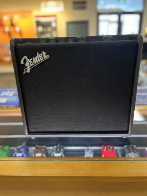 FENDER MUSTANG LT25