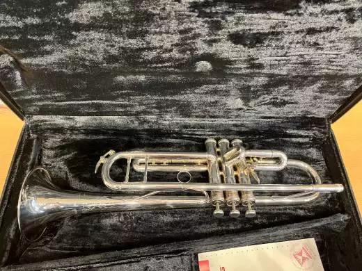 KING SILVER FLAIR BB TRUMPET S/P W/CASE