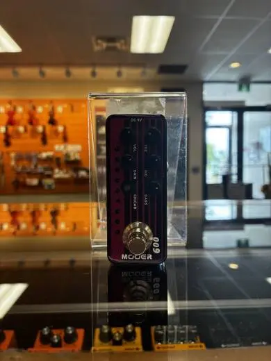 MOOER 009 BLACKNIGHT