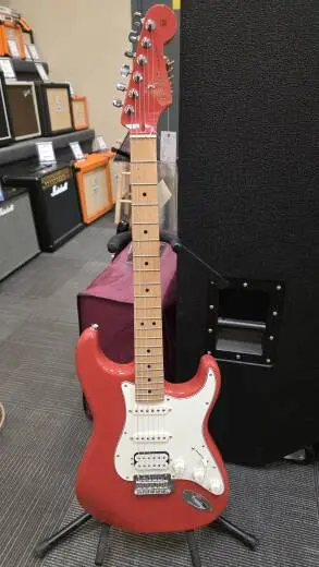 L.E. PLAYER STRAT HSS FIESTA RED