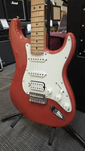 L.E. PLAYER STRAT HSS FIESTA RED 2