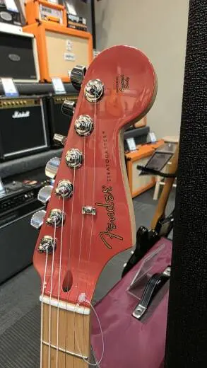 L.E. PLAYER STRAT HSS FIESTA RED 2