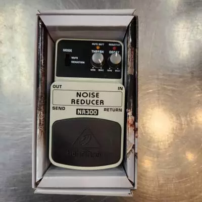 Store Special Product - Behringer - NR300