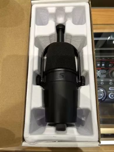 SHURE MV7X XLR PODCAST MICROPHONE