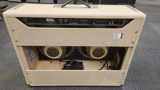 FENDER TONEMASTER TWIN REVERB 2